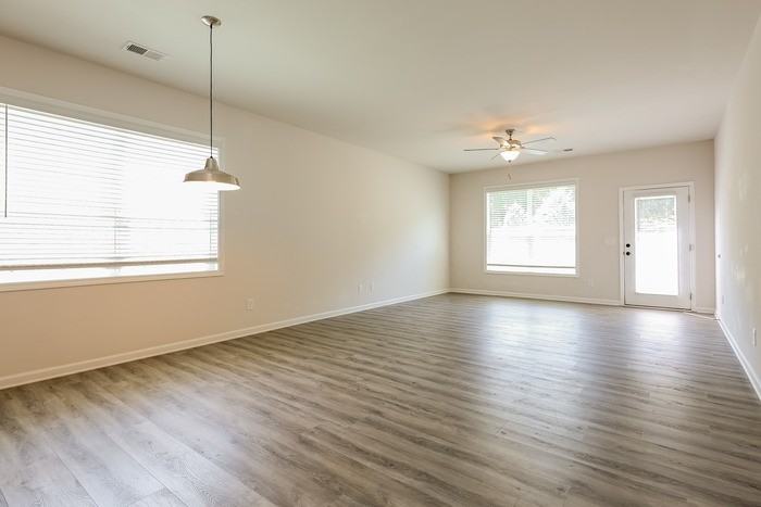 245 Cassingham Ln - Photo 4 of 12