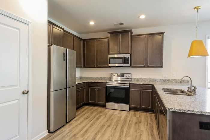 245 Cassingham Ln - Photo 6 of 12