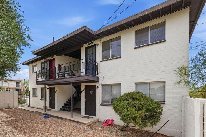 1011 E Spring St #1011 - Photo 2 of 41