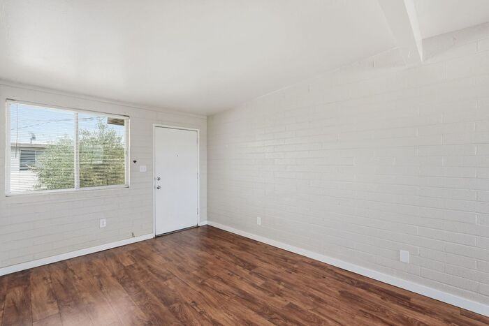 1011 E Spring St #1011 - Photo 6 of 41