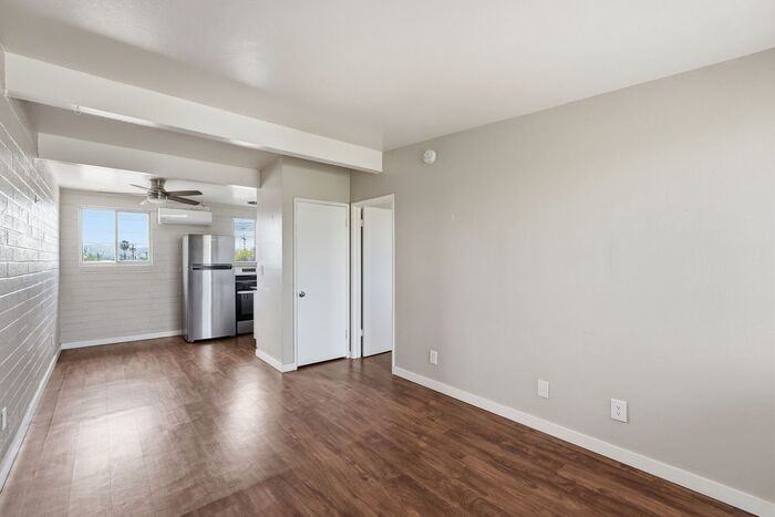 1011 E Spring St #1011 - Photo 7 of 41