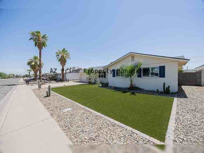 6637 E Wilshire Dr