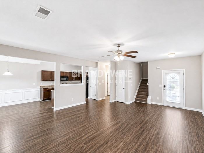 2456 Quincy Loop - Photo 5 of 27