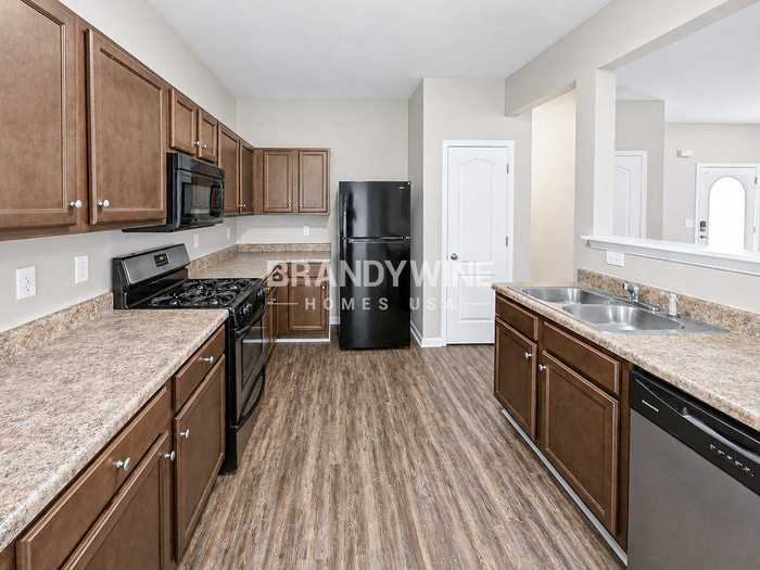 2456 Quincy Loop - Photo 6 of 27