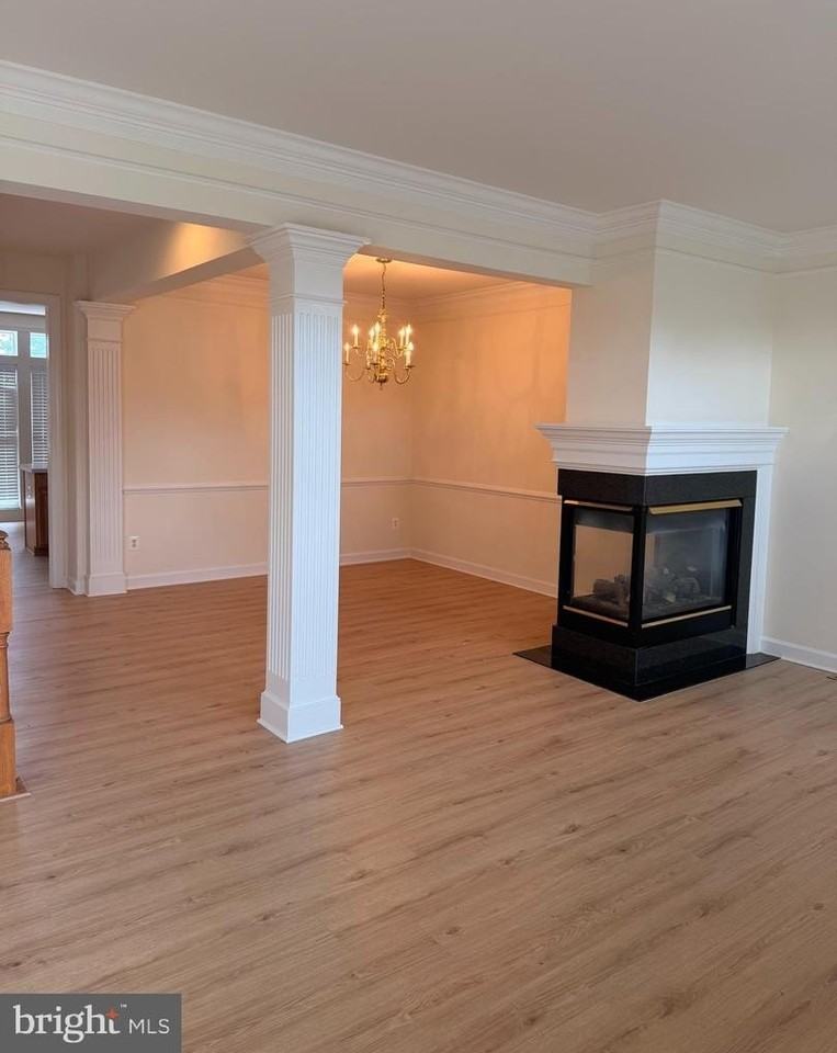 8075 Samuel Wallis St - Photo 6 of 30