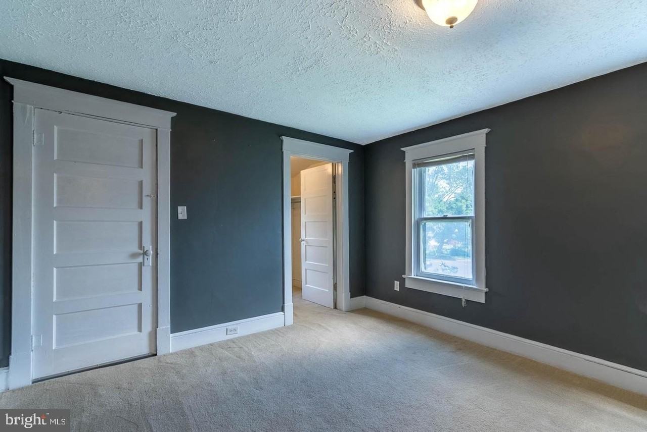 405 Porter Ave - Photo 4 of 13