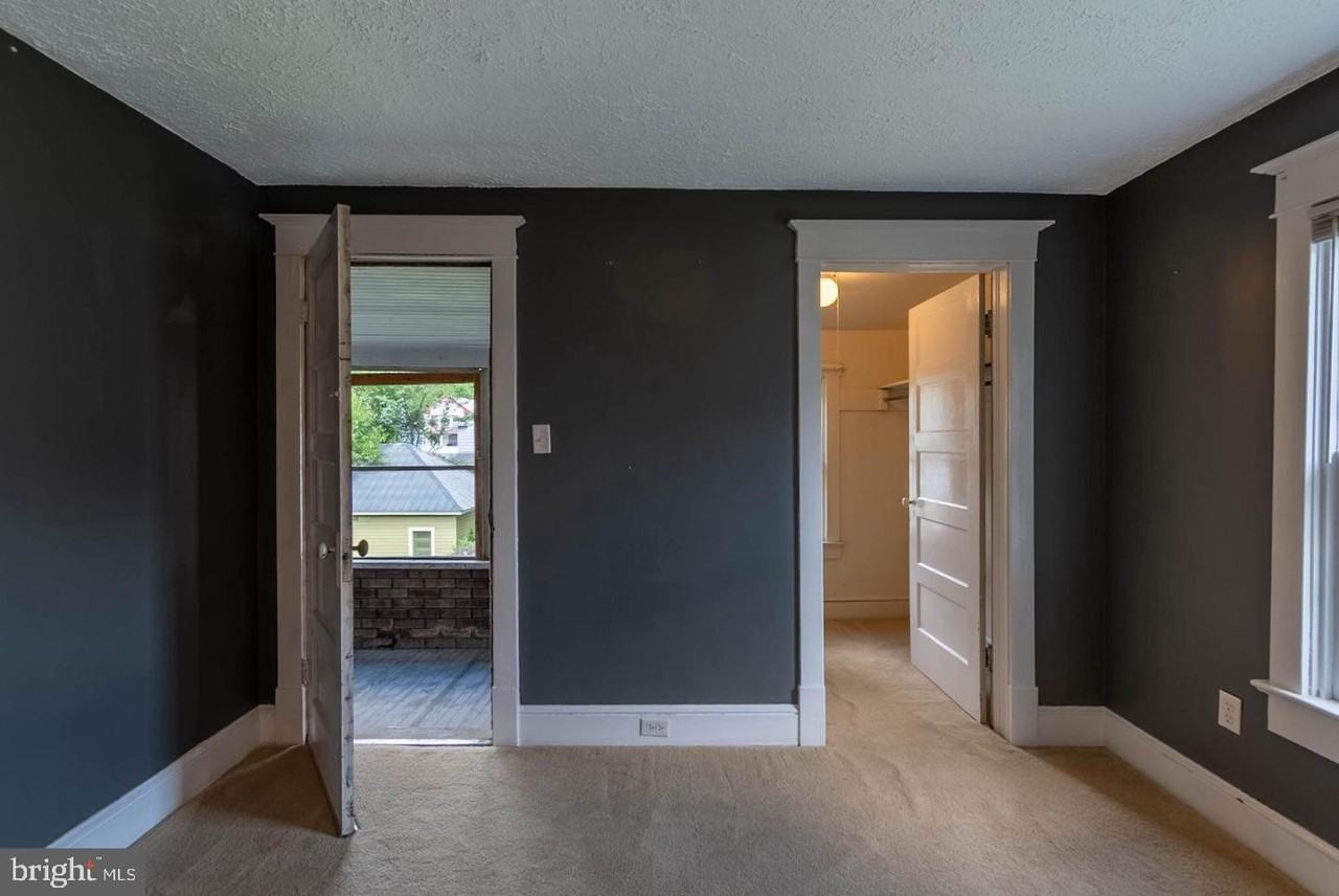 405 Porter Ave - Photo 5 of 13