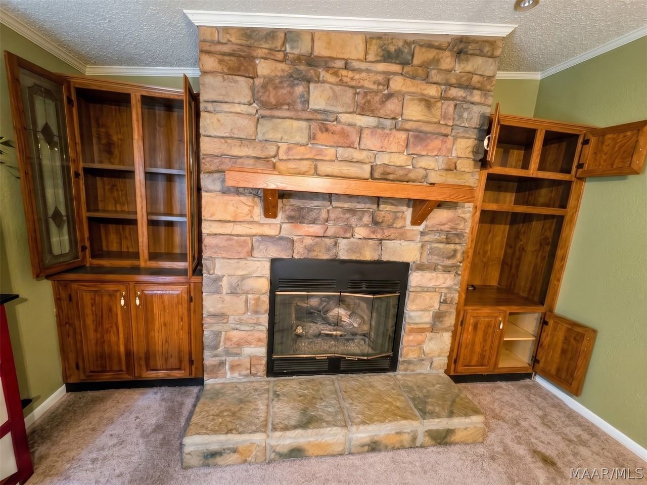 423 Hallmark Dr - Photo 4 of 22