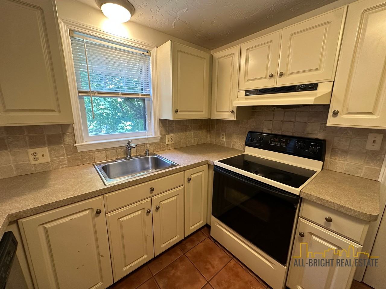 20 Eliot St #2 - Photo 2 of 21