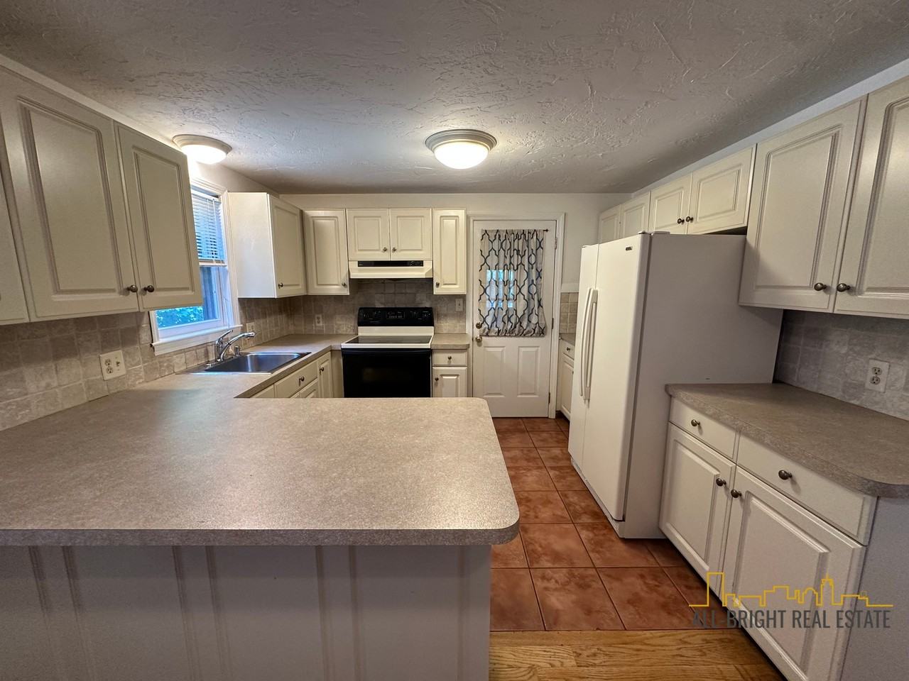 20 Eliot St #2 - Photo 3 of 21