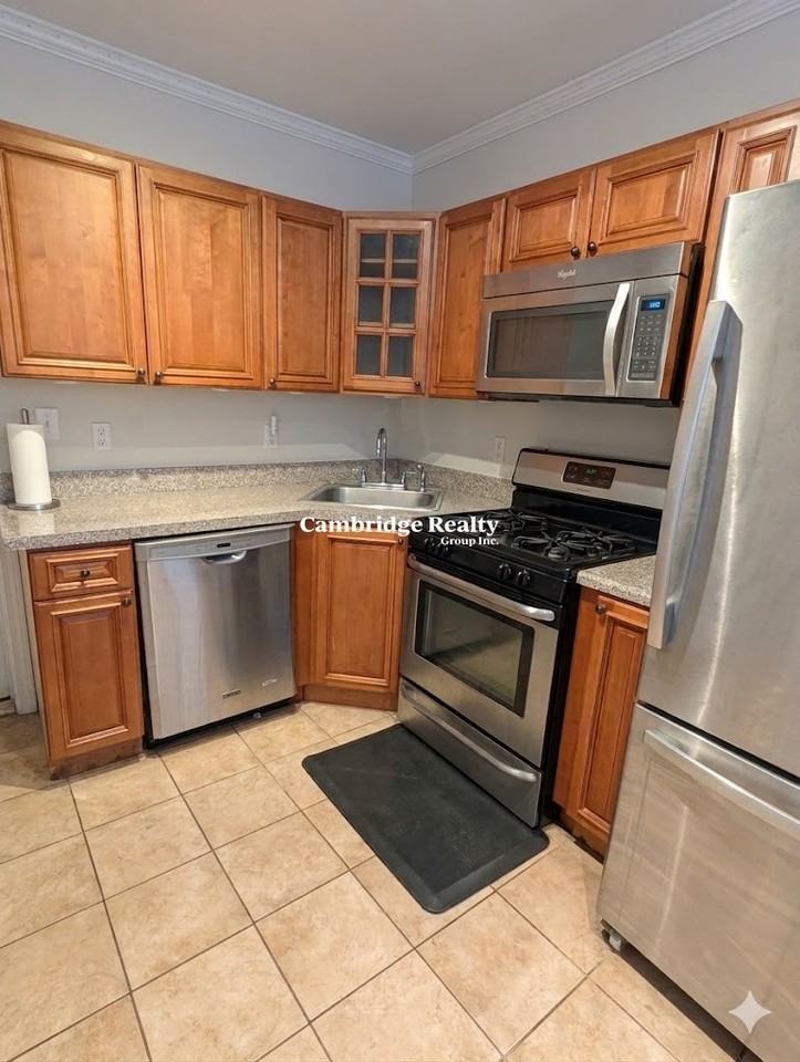 9 Medford St #1T - Photo 2 of 15