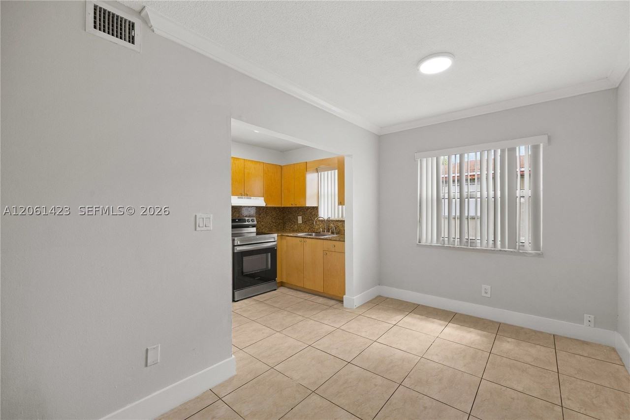 4933 Hollywood Blvd #103 - Photo 2 of 17