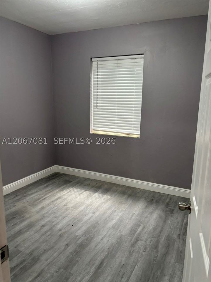 2358 Nw 58th St - Photo 5 of 13