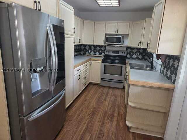 505 Sw South Carolina Dr #505 - Photo 6 of 15