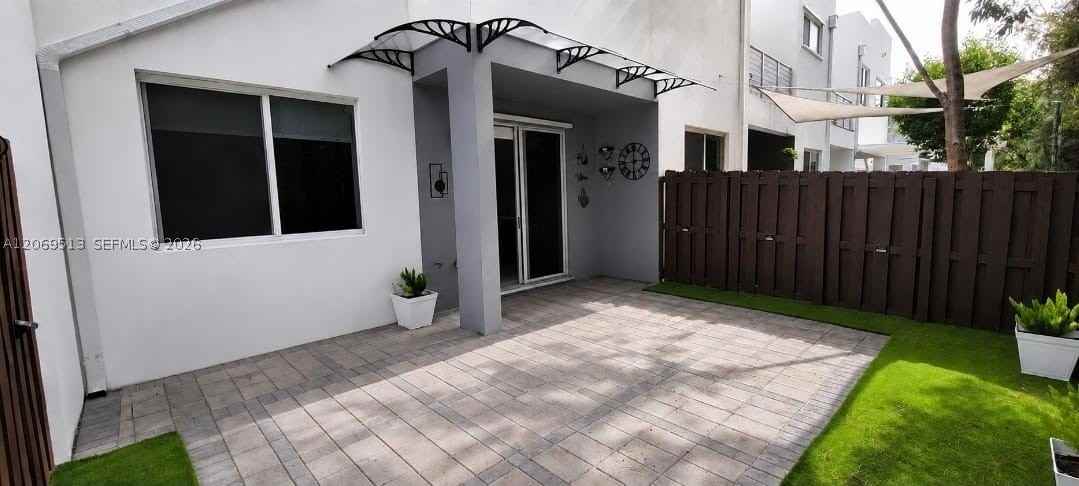 10219 Nw 72nd Ter - Photo 3 of 26