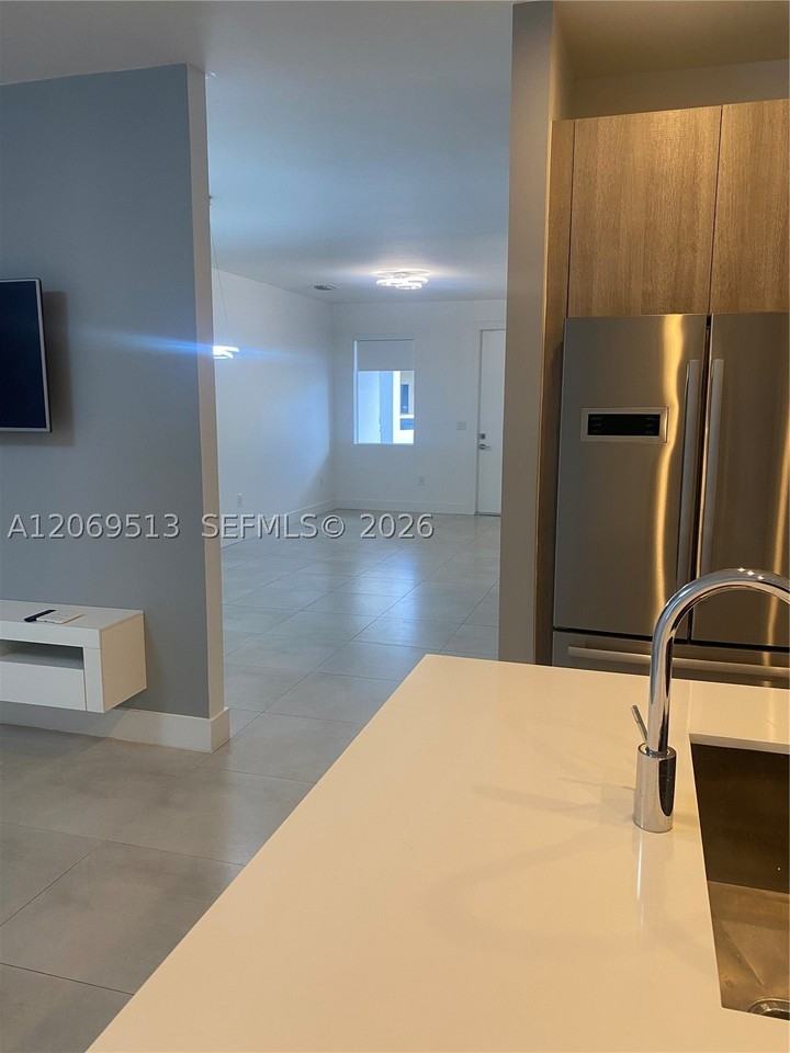 10219 Nw 72nd Ter - Photo 6 of 26