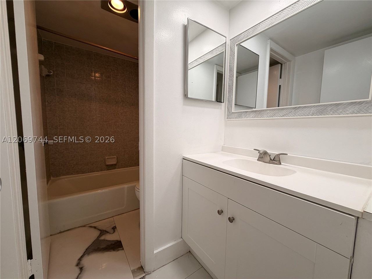 4004 Sw 68th Ln #17J - Photo 5 of 17
