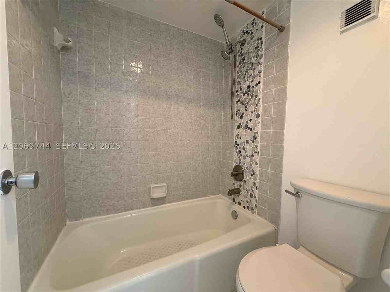 4004 Sw 68th Ln #17J - Photo 6 of 17