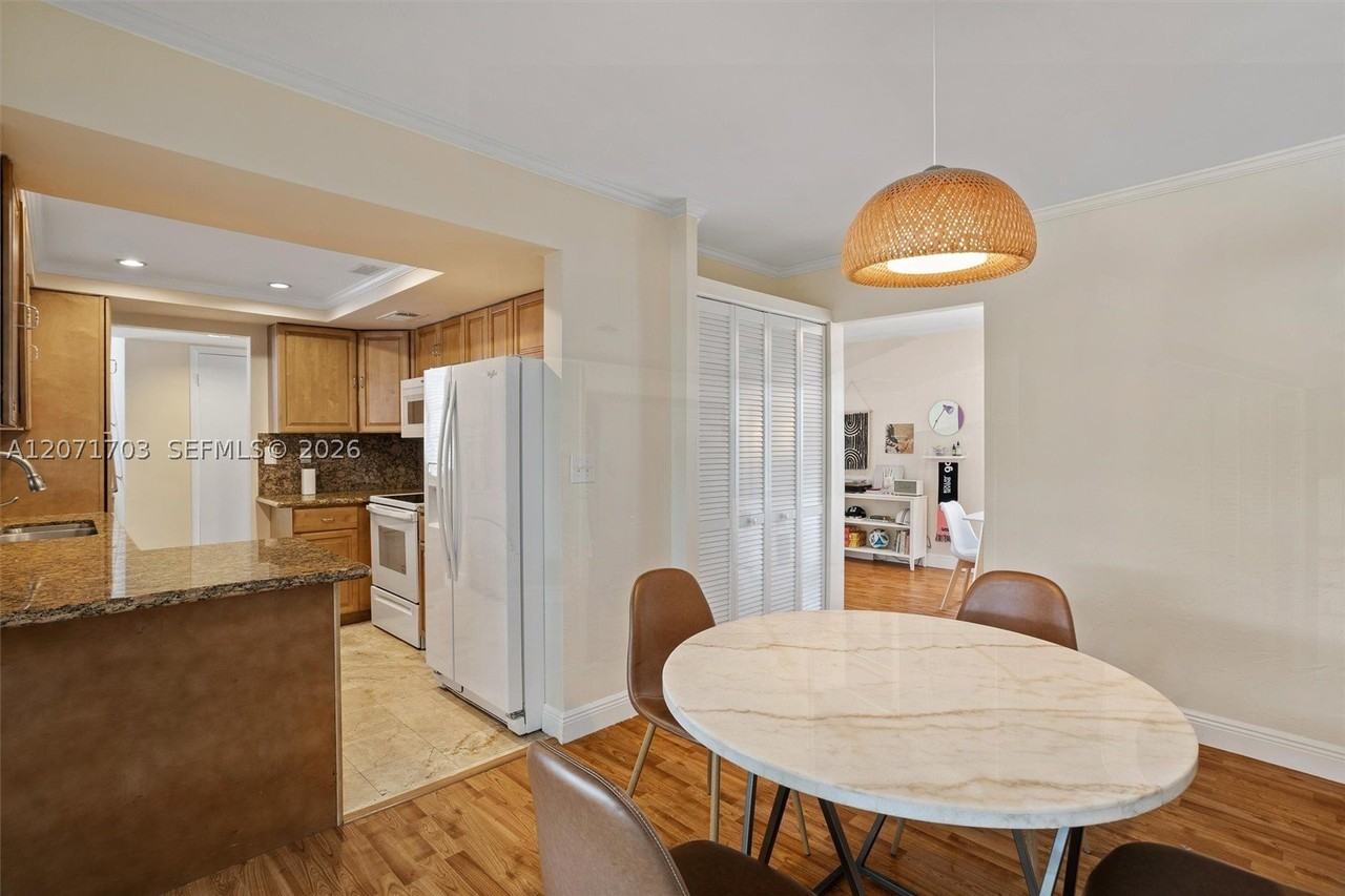 7508 Sw 58th Ave #7508 - Photo 7 of 29