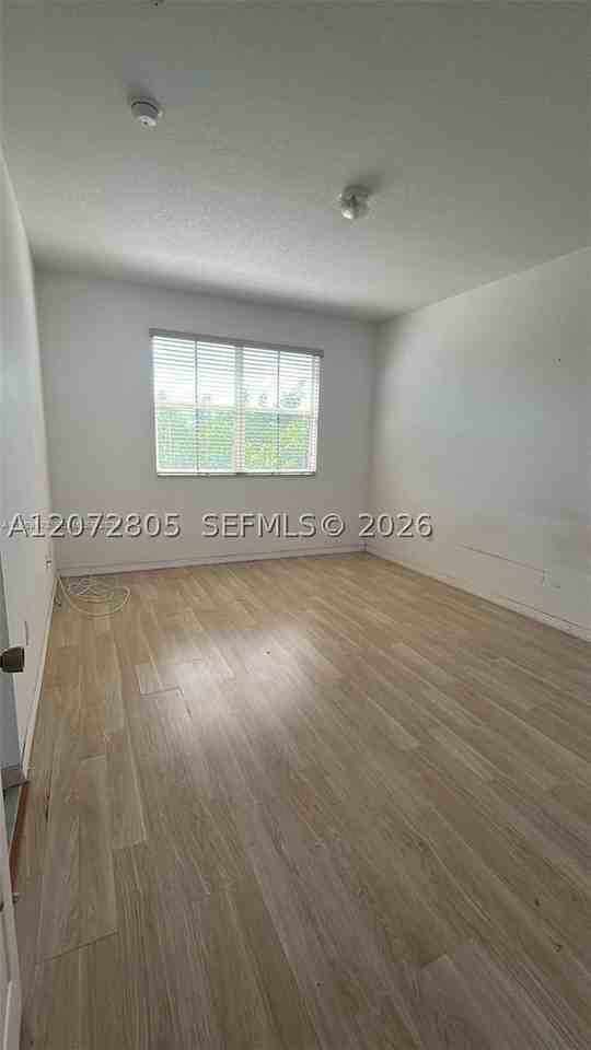 937 Sw 143rd Ave #1605 - Photo 4 of 16