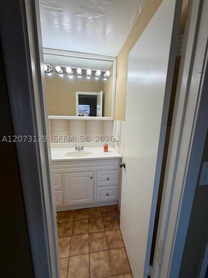 6941 W 7th Ave #10 - Photo 7 of 9