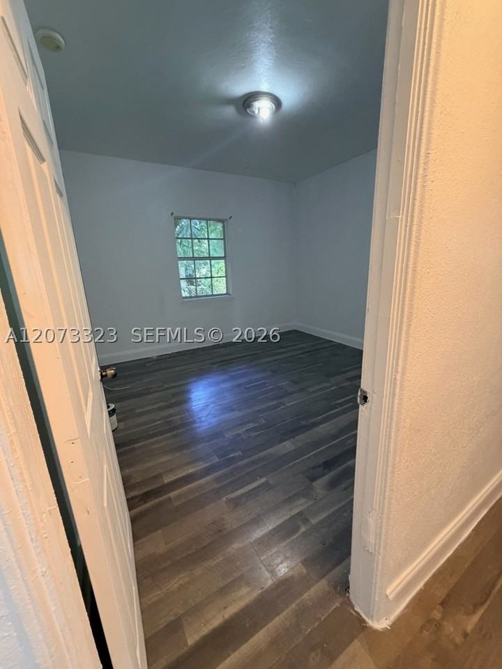 786 Nw 75th St #F - Photo 4 of 8