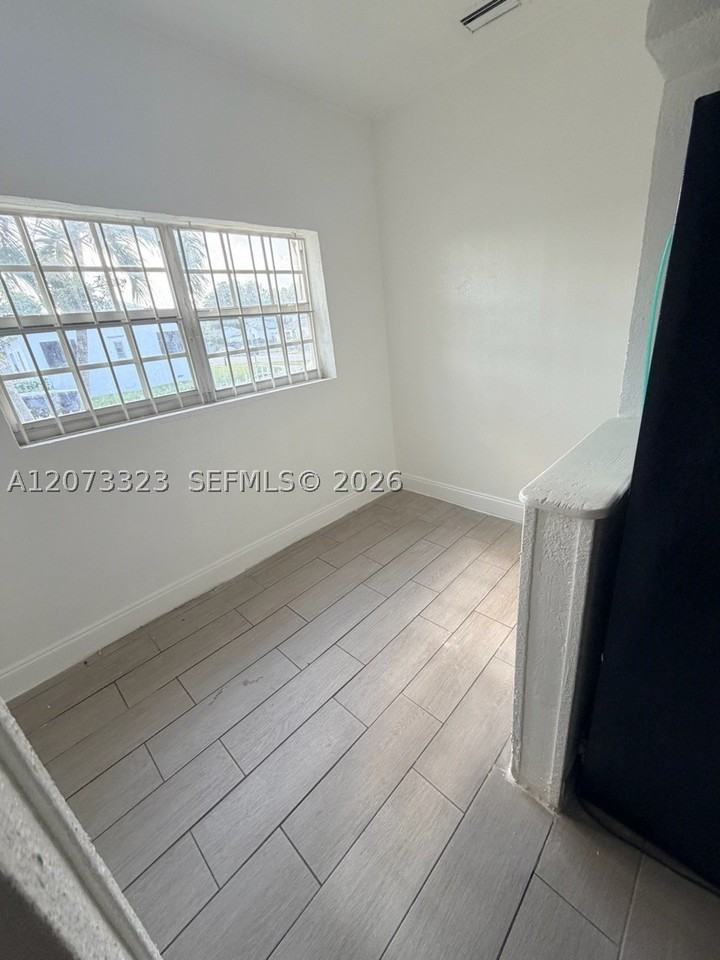 786 Nw 75th St #F - Photo 7 of 8