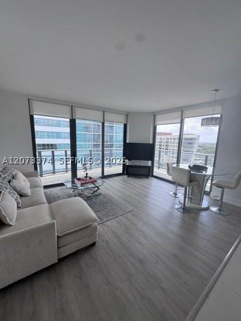 121 Ne 34th St #1001