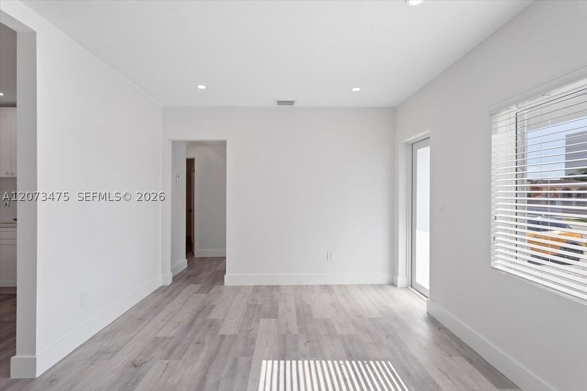 449 E 10th St - Photo 4 of 27