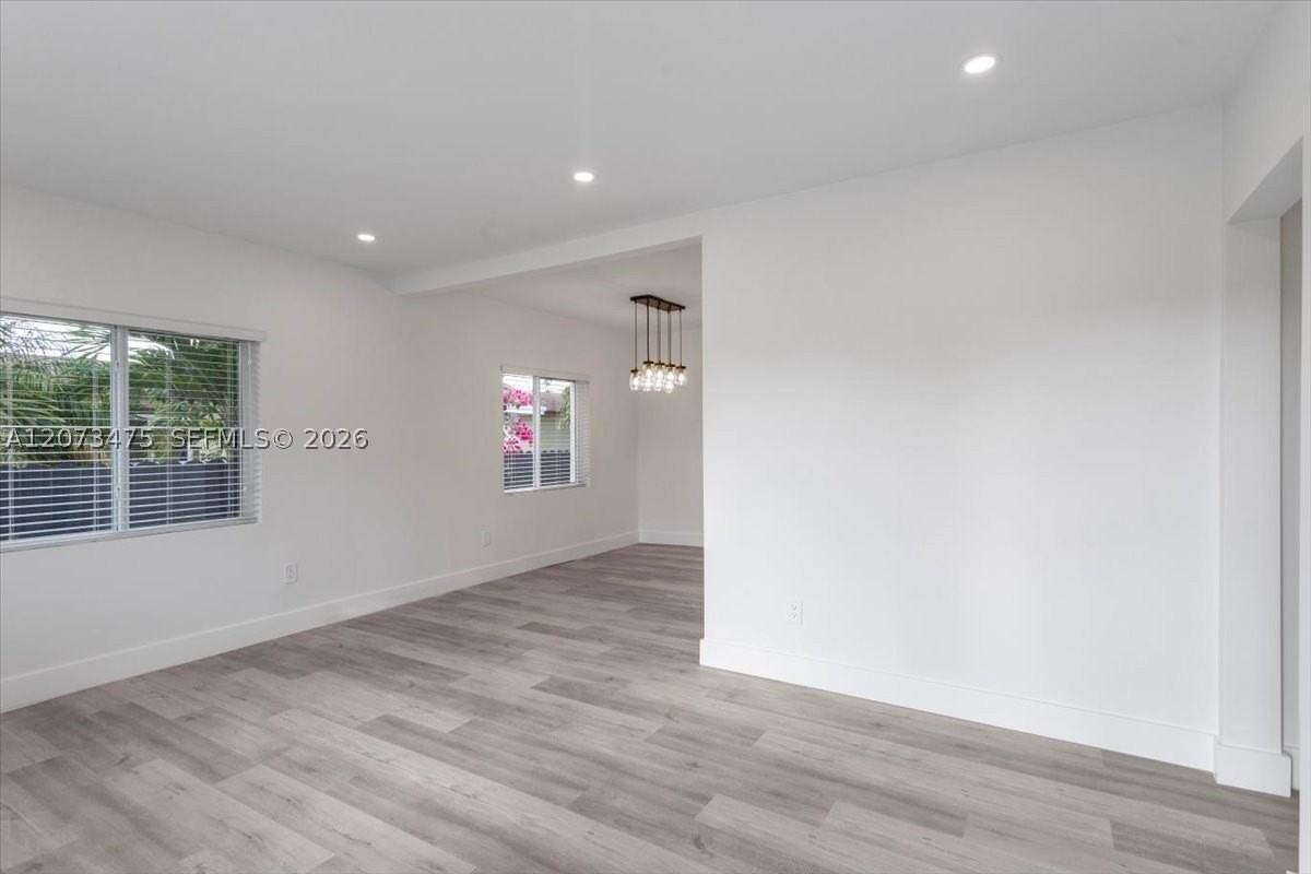449 E 10th St - Photo 5 of 27