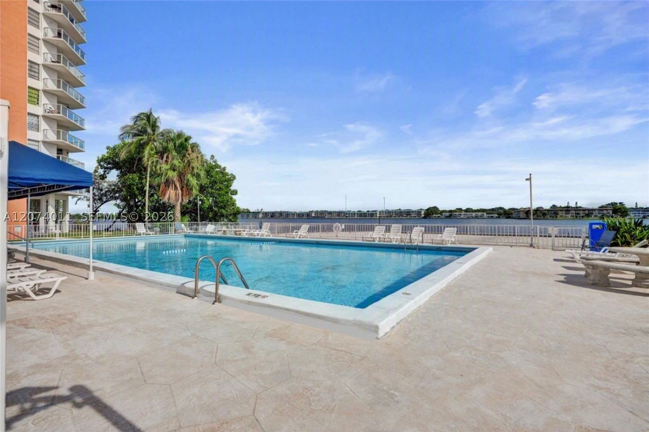 1351 Ne Miami Gardens Dr #PH3E - Photo 5 of 5