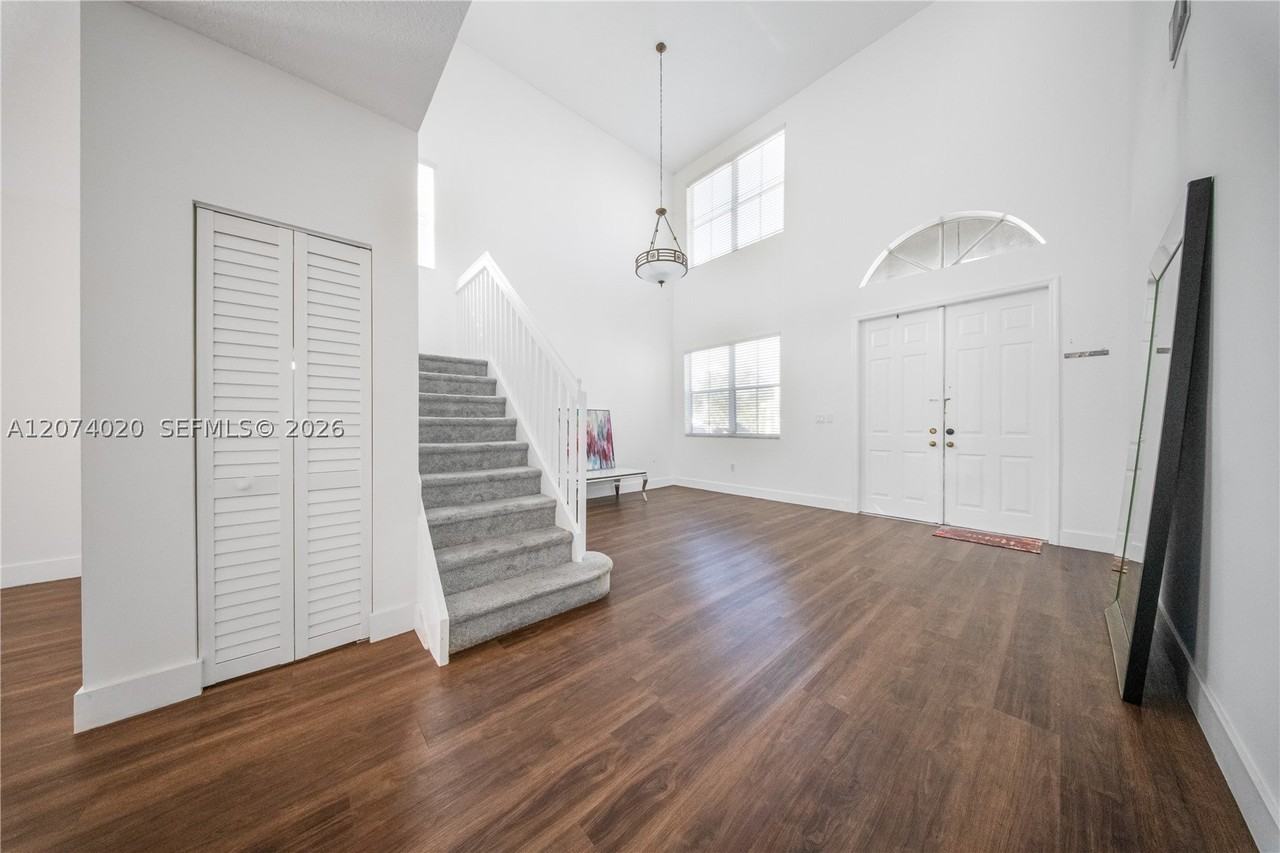 13868 Sw 38th Ter - Photo 4 of 30