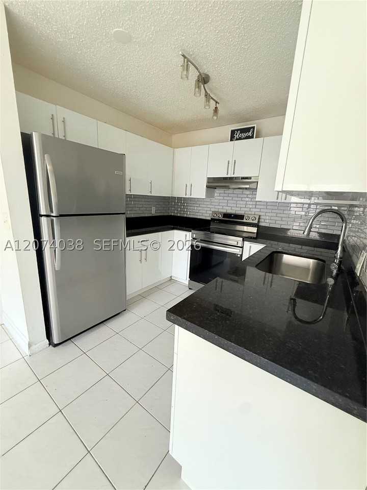 7531 Nw 44th Ct #2 - Photo 4 of 16