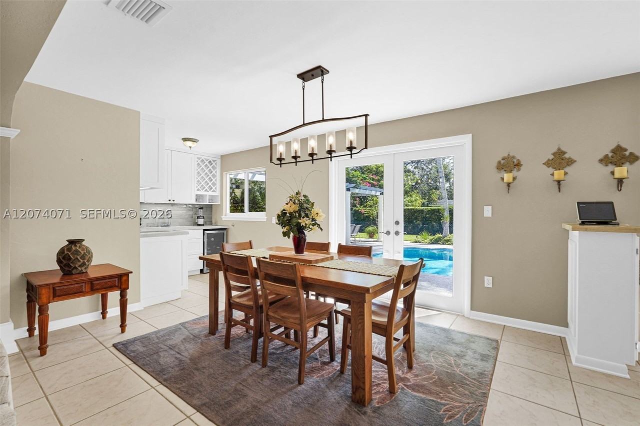 8220 Sw 162nd St - Photo 6 of 31