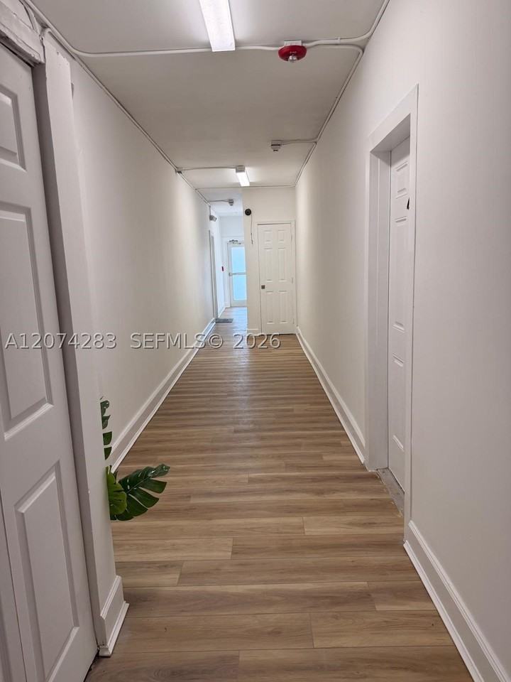 337 Sw 10th Ave #5 - Photo 4 of 14