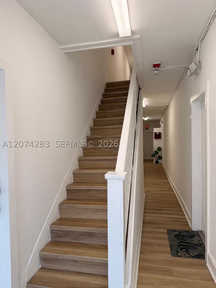 337 Sw 10th Ave #5 - Photo 5 of 14