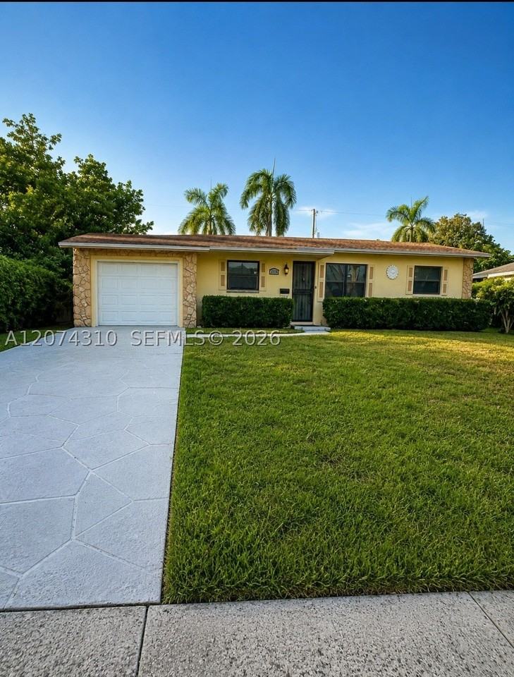 539 Sabal Palm Dr - Photo 2 of 13
