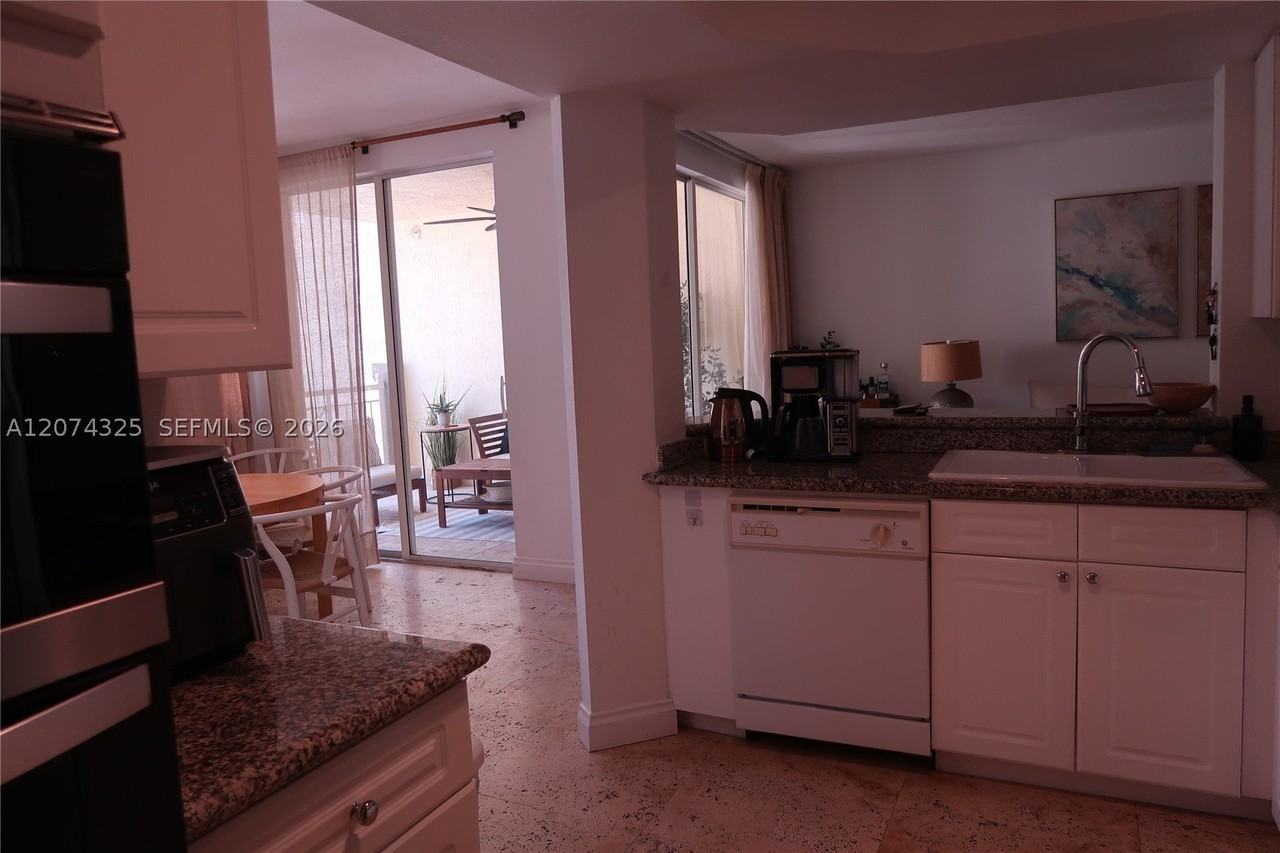 125 Jefferson Ave #115 - Photo 7 of 21