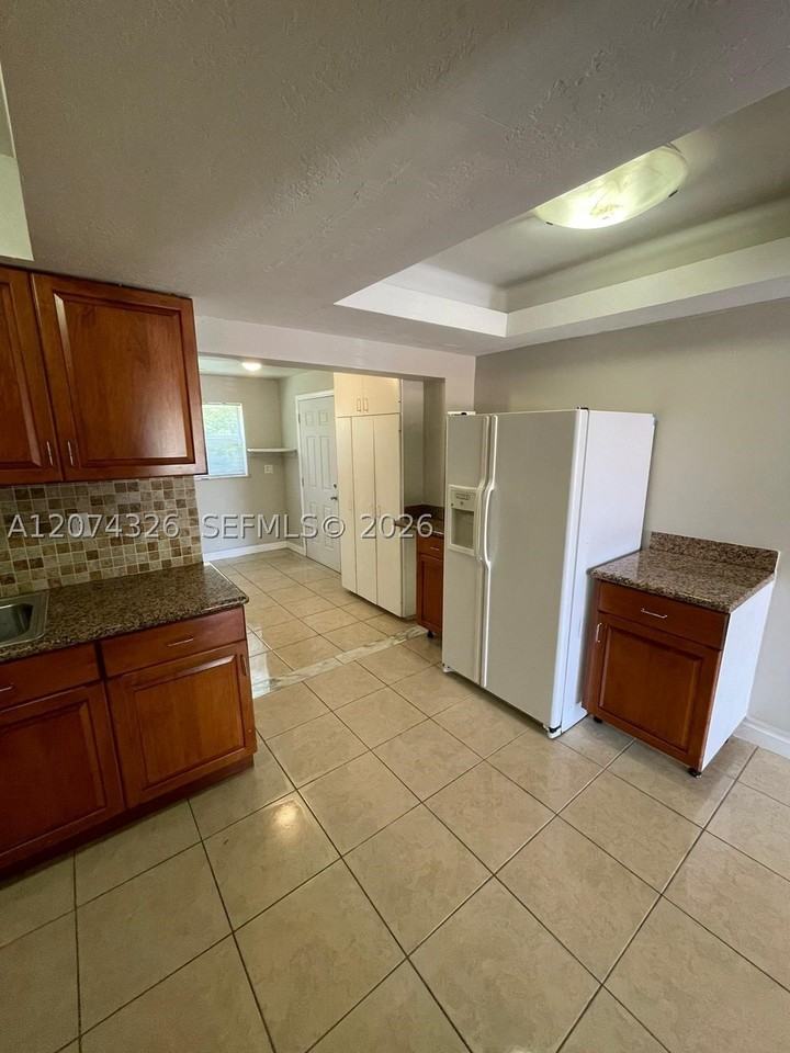 1567 Nw 60th Ave #G - Photo 2 of 12