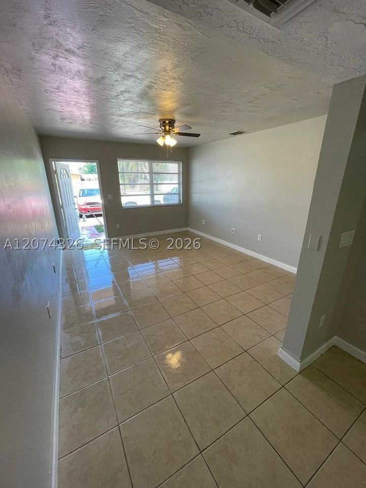 1567 Nw 60th Ave #G - Photo 5 of 12
