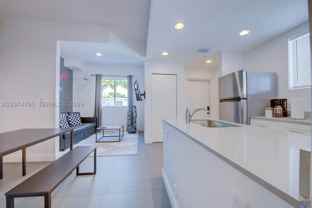 346 Nw 35th St #3 - Photo 1 of 1