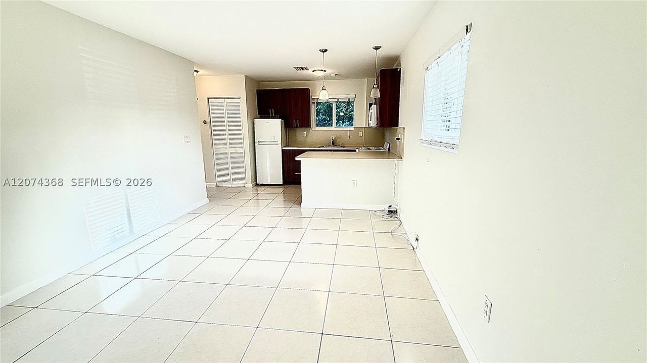 19505 Sw 128th Ave #1 - Photo 2 of 15
