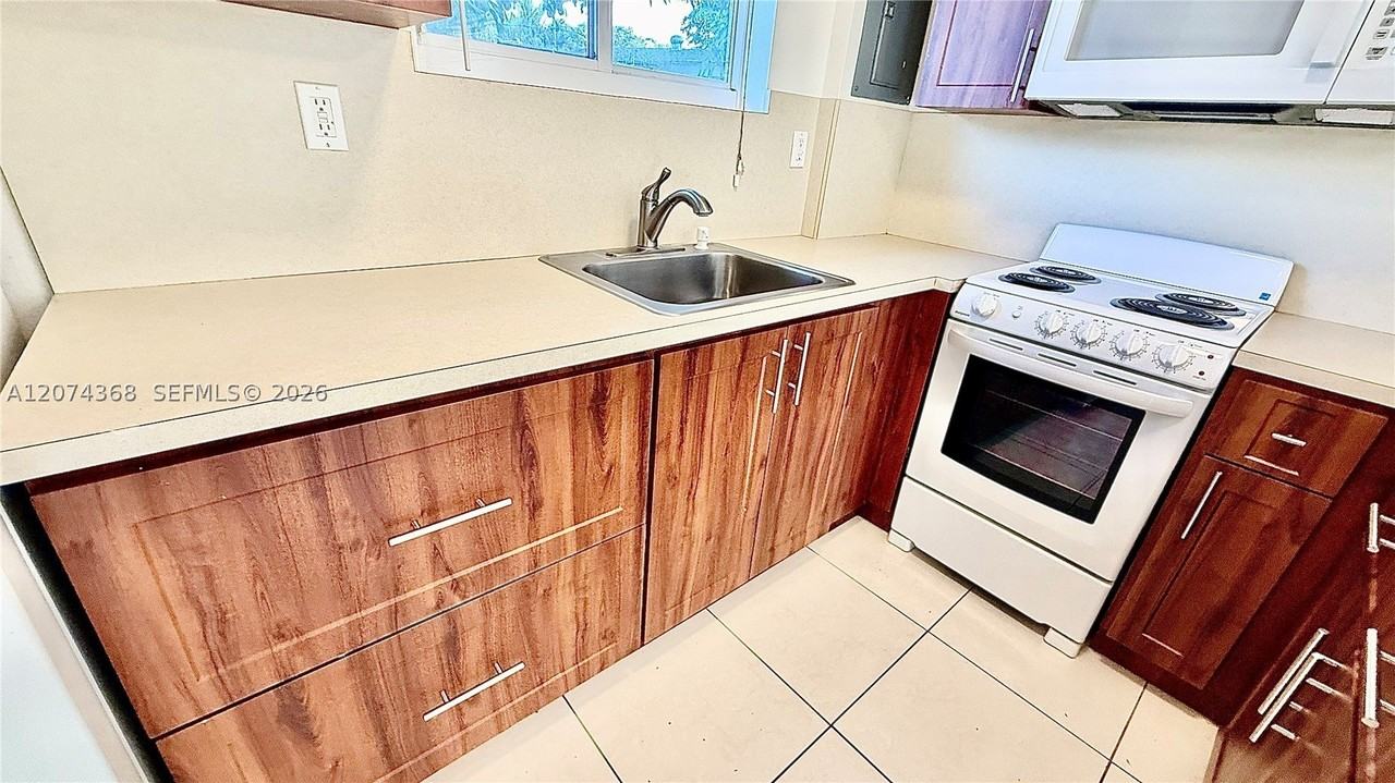 19505 Sw 128th Ave #1 - Photo 6 of 15