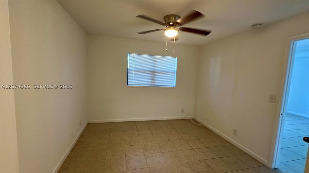 4096 N Pine Island Rd #2112 - Photo 5 of 8