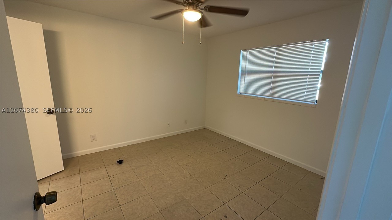 4096 N Pine Island Rd #2112 - Photo 6 of 8