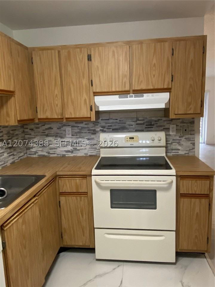 507 Gardens Dr #203 - Photo 7 of 26