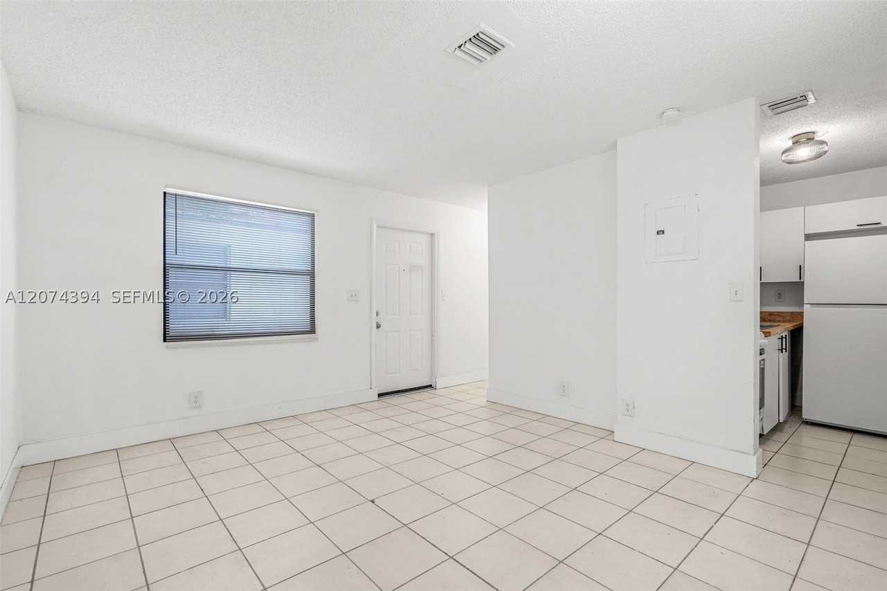 1020 Nw 6th Ave #2 - Photo 2 of 14
