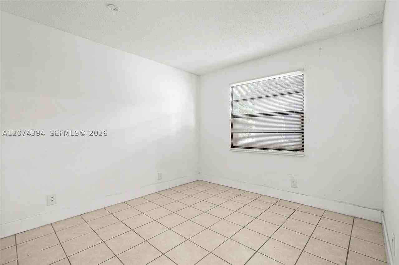 1020 Nw 6th Ave #2 - Photo 7 of 14