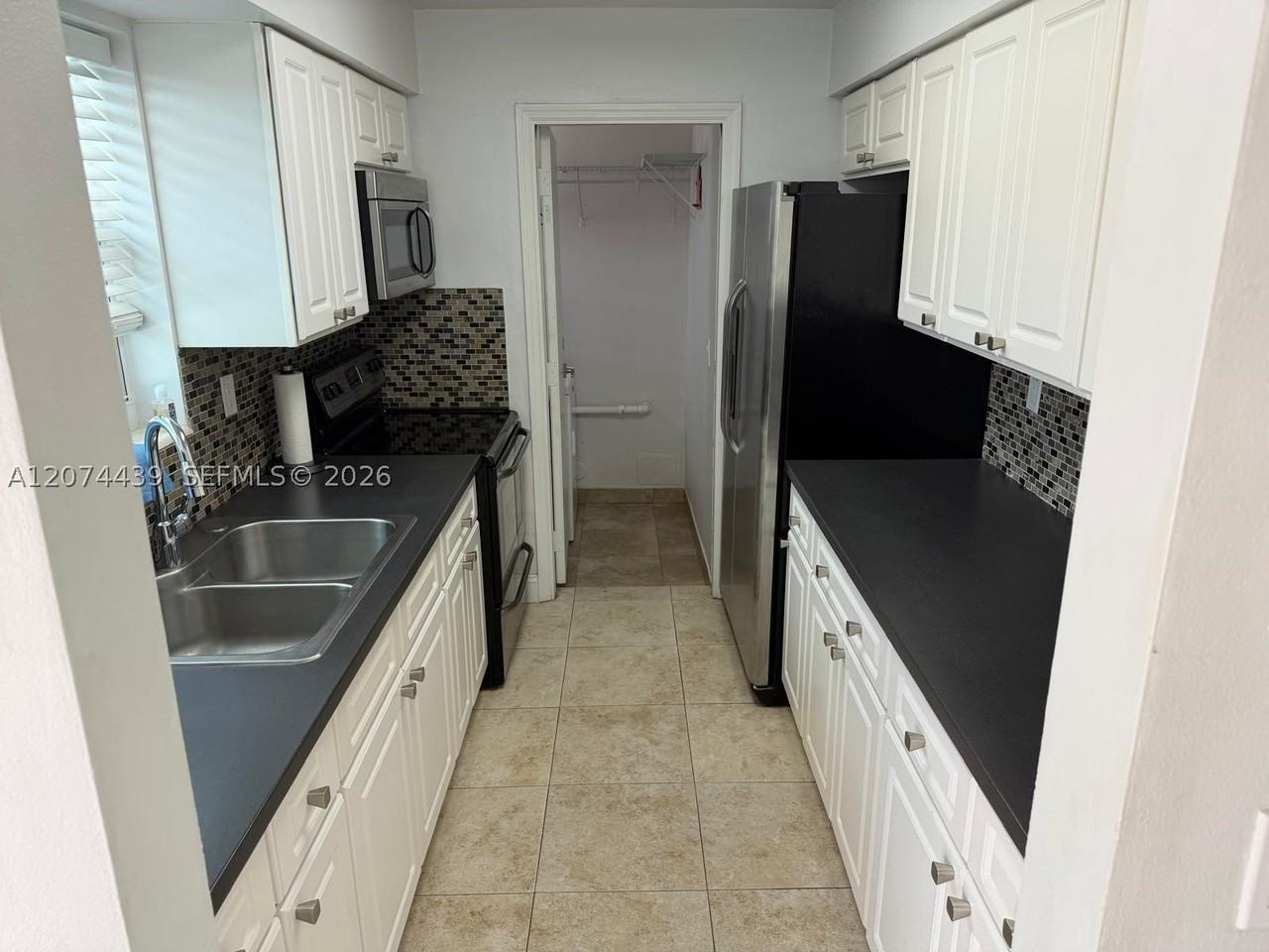 1000 N 76th Ter - Photo 4 of 12