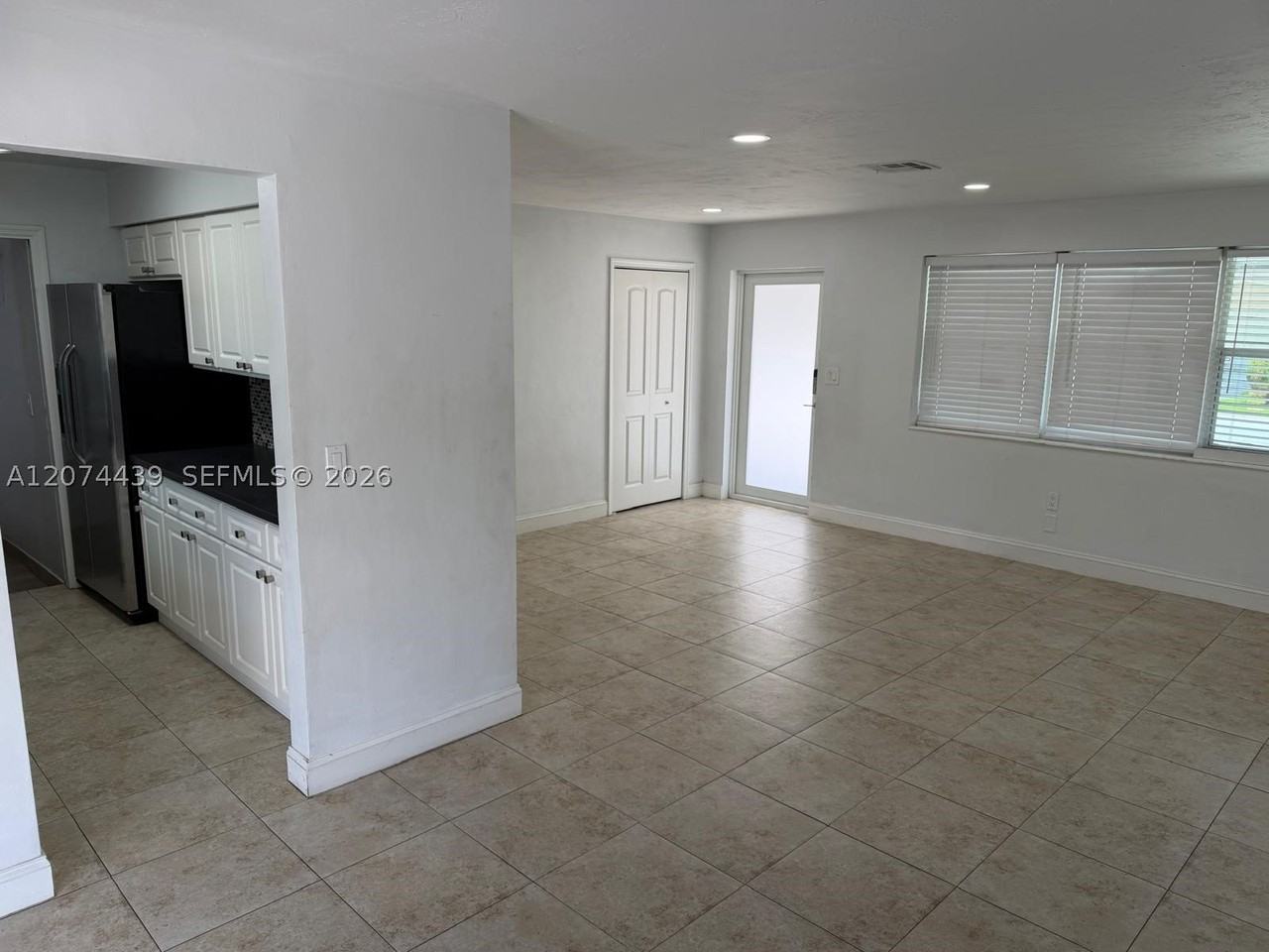 1000 N 76th Ter - Photo 6 of 12